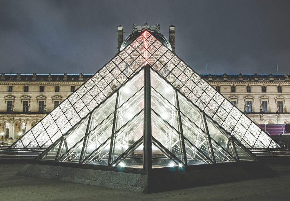 Louvre Entertain Tours